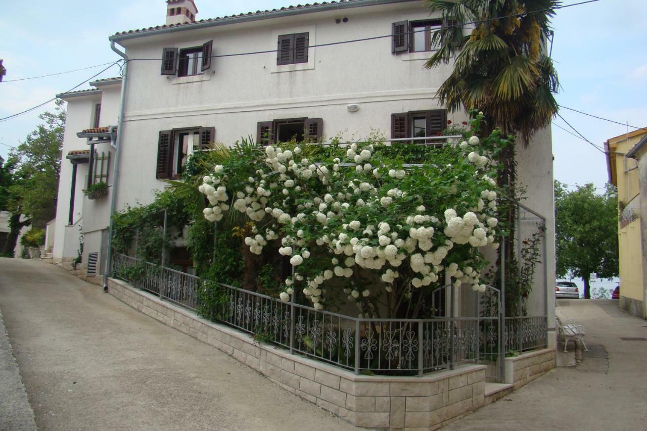 Apartments Renata - Brseč 외부 사진